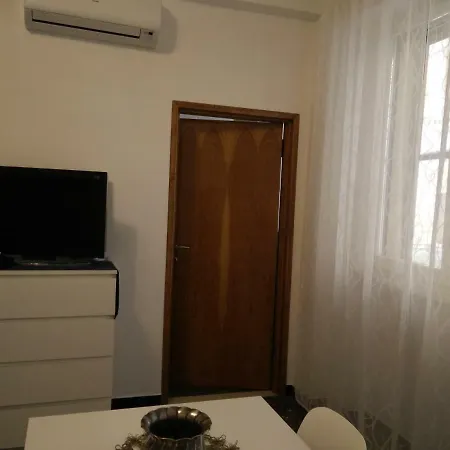 Monolocale Vittoria * Пезаро